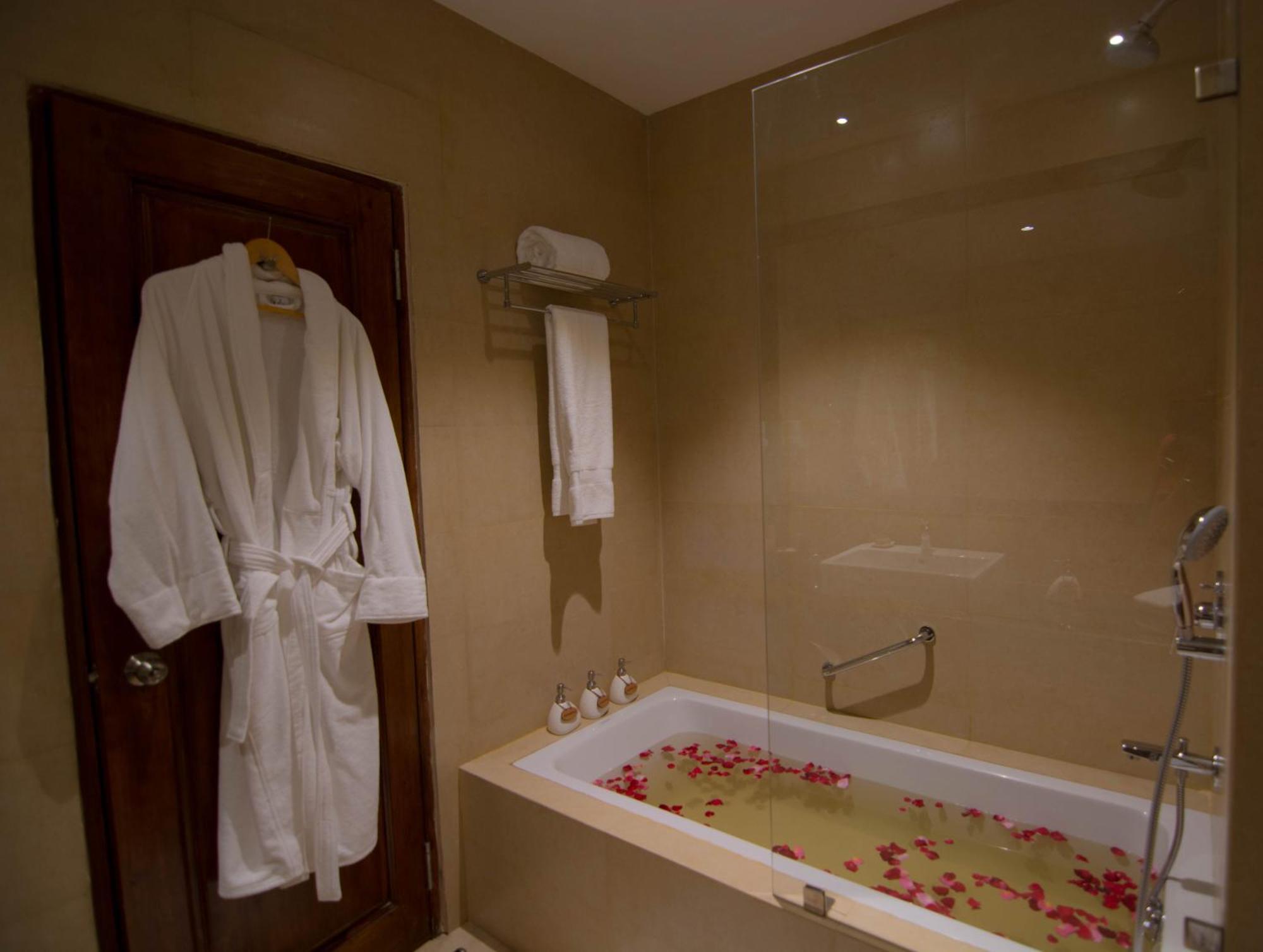 นรขิล บูทิก โฮเต็ล แอนด์ สปา Hotel ทิมพู ภายนอก รูปภาพ